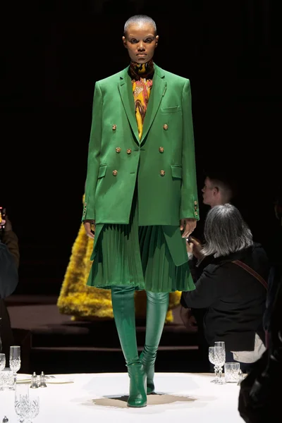 Look 46